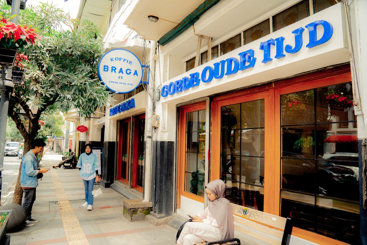 Bandung City Heritage & Shopping Experience